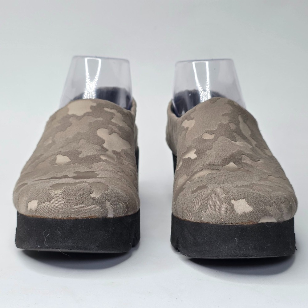 Thierry Rabotin Dream Women's Wedge Shoes Size 8 EU 38 Camo Fabric Slip On Italy - Picture 9 of 16